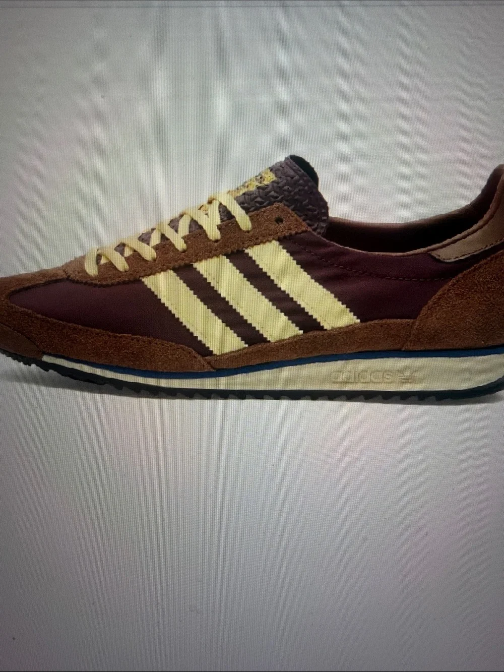adidas Men's Burgundy & Cream /brown  Retro Runner Sneakers